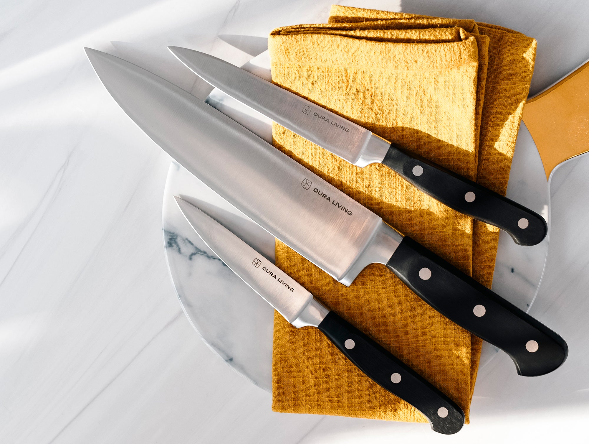 .com: Misen Kitchen Knife Set - 5 Piece Professional Chef Knife Set  with Serrated Knife, Paring Knife, Santoku Knife and Utility Knife, Blue:  Home & Kitchen