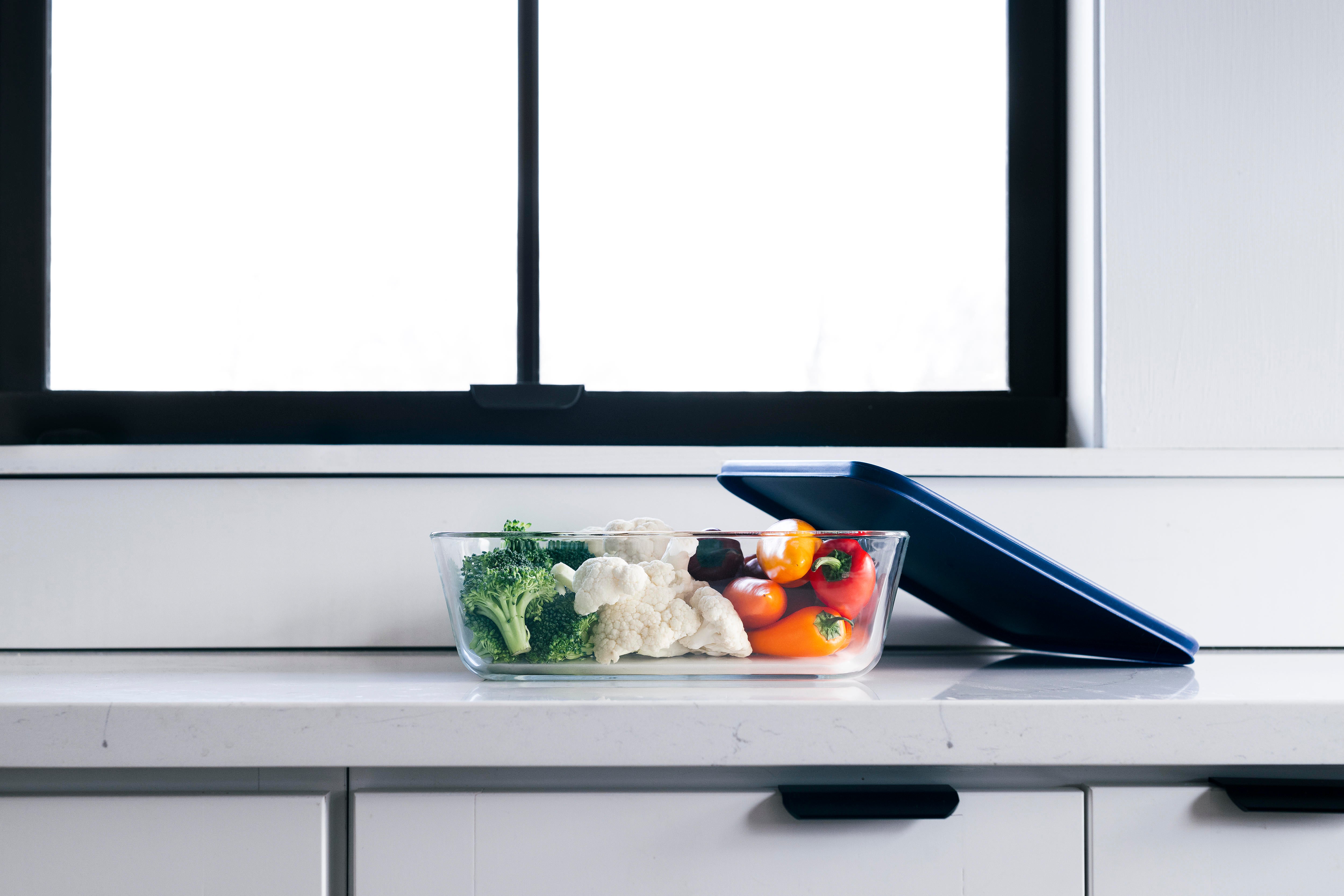 Glass Food Storage Containers - 4 Piece 11 Cup (2 Containers + 2 Lids) Rectangular Set