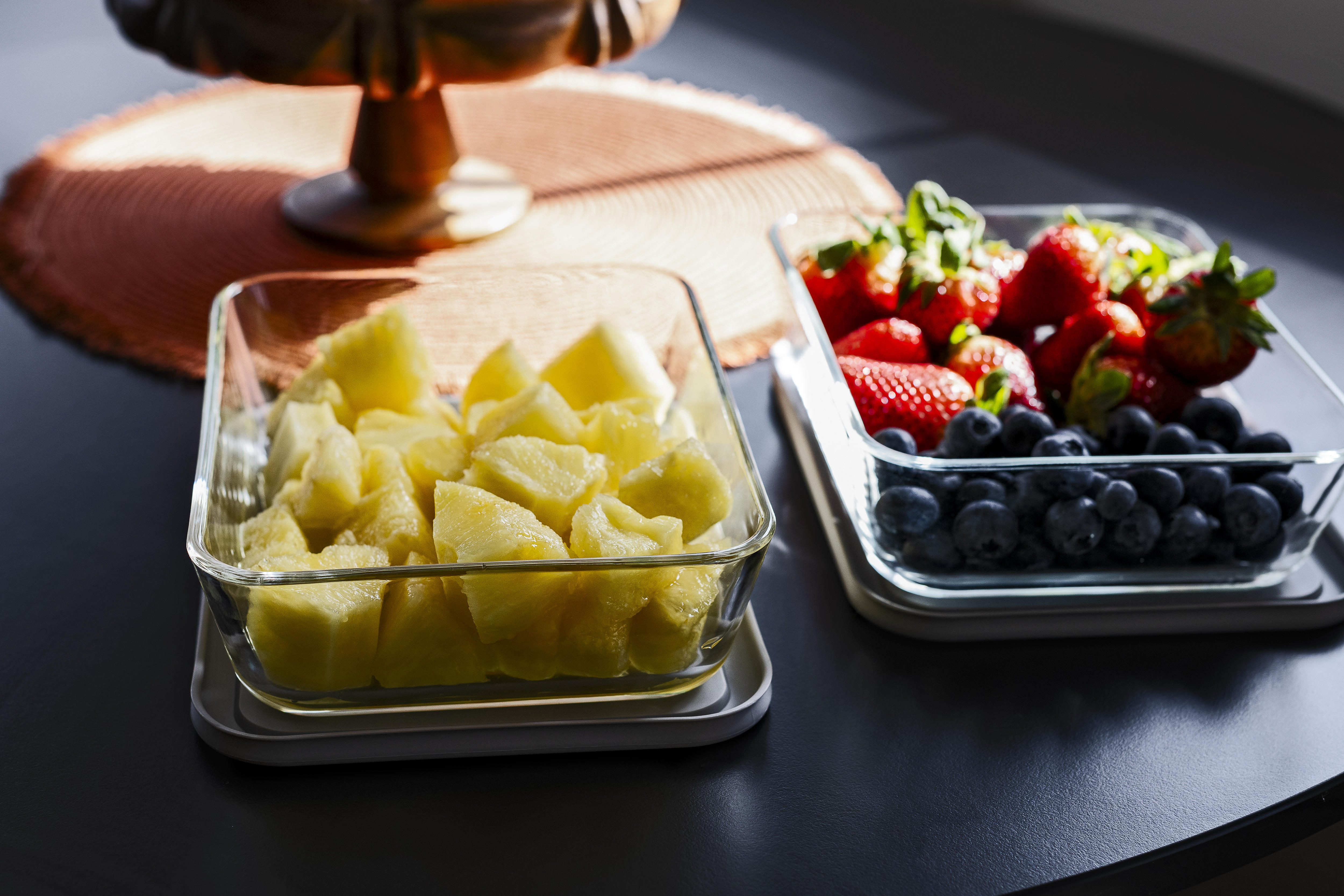 Glass Food Storage Containers - 4 Piece 6.55 Cup (2 Containers + 2 Lids) Rectangular Set