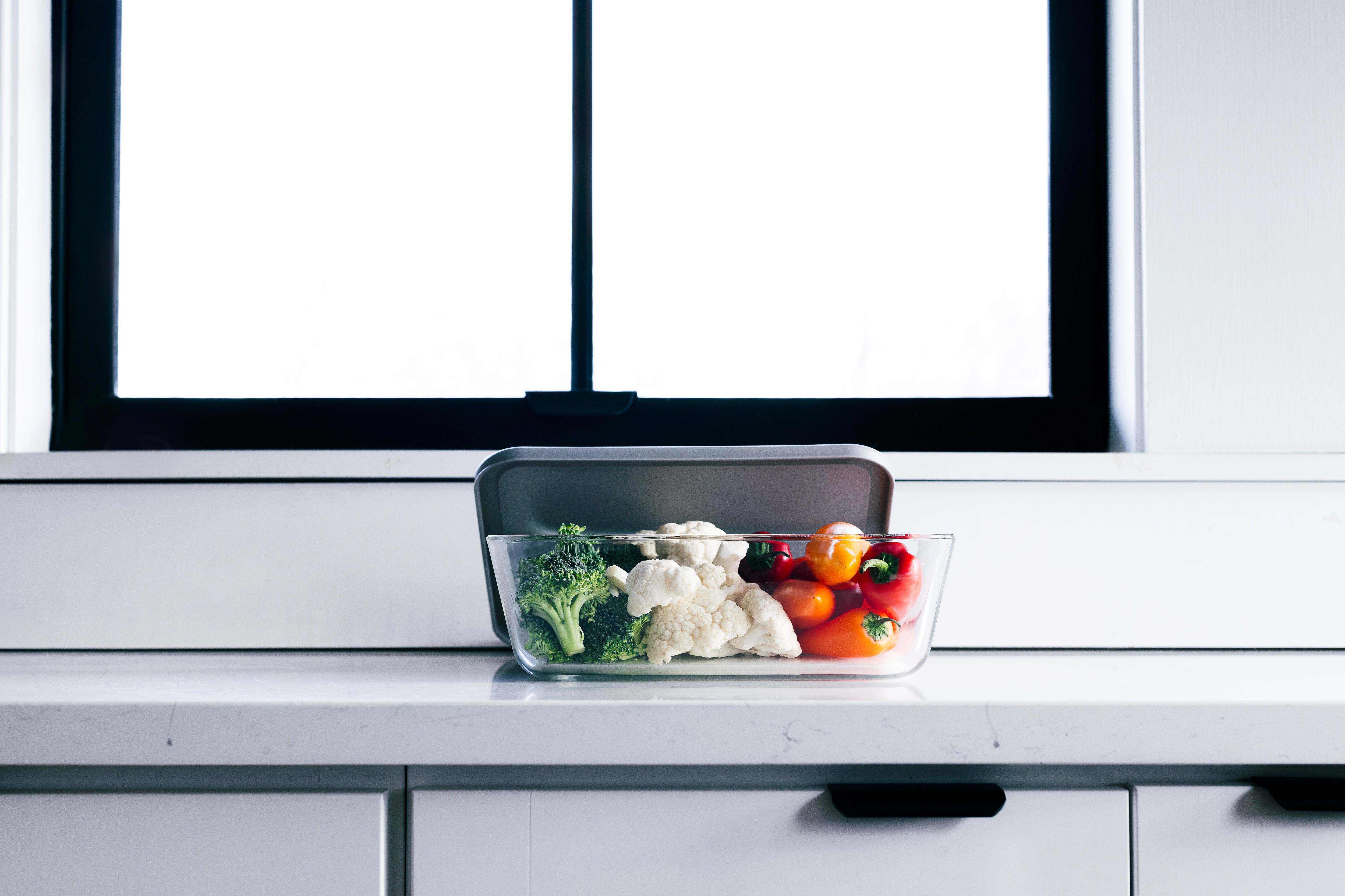 Glass Food Storage Containers - 4 Piece 11 Cup (2 Containers + 2 Lids) Rectangular Set