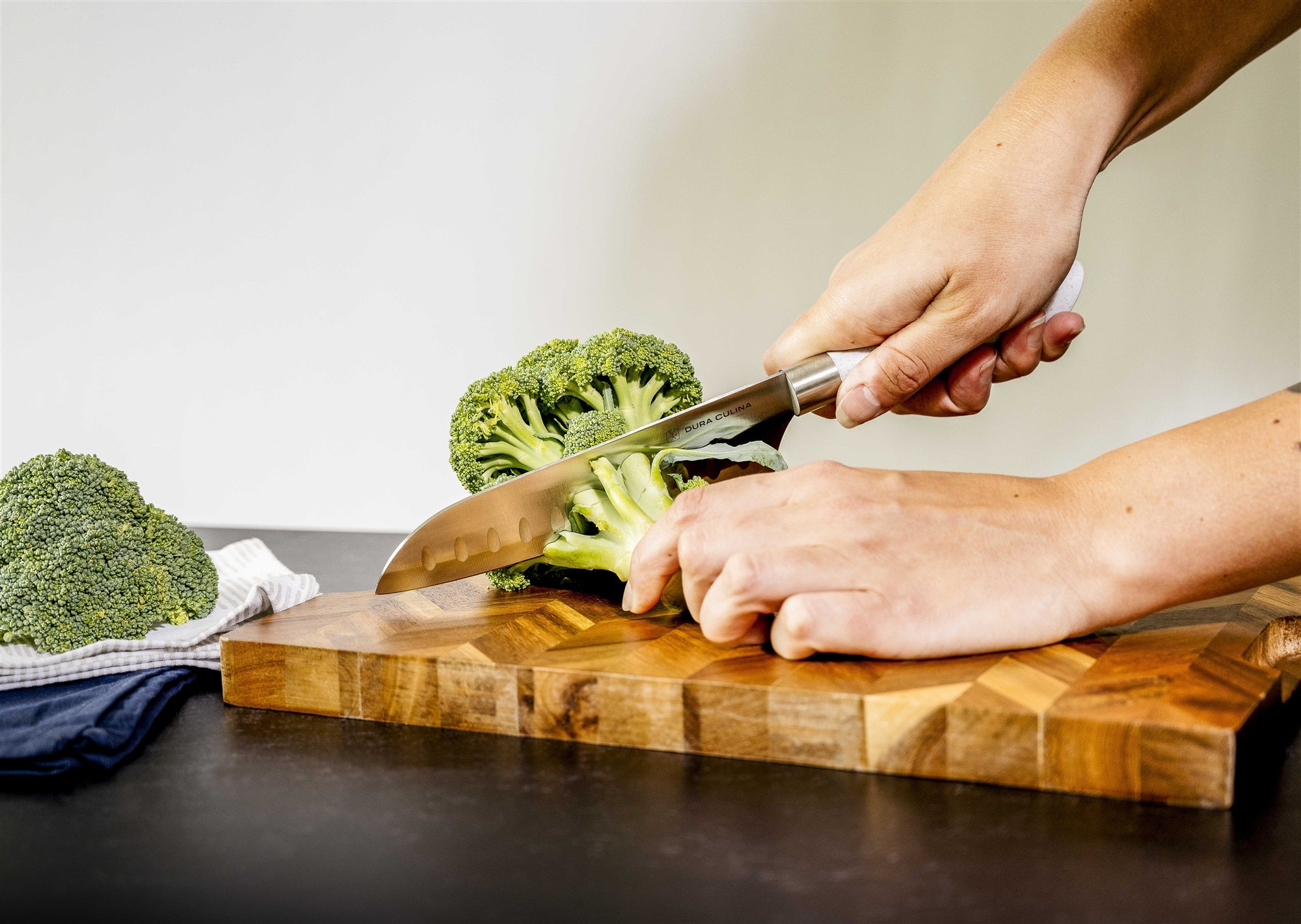 EcoCut 2 Piece Santoku Knife Set With Blade Guards, Grey