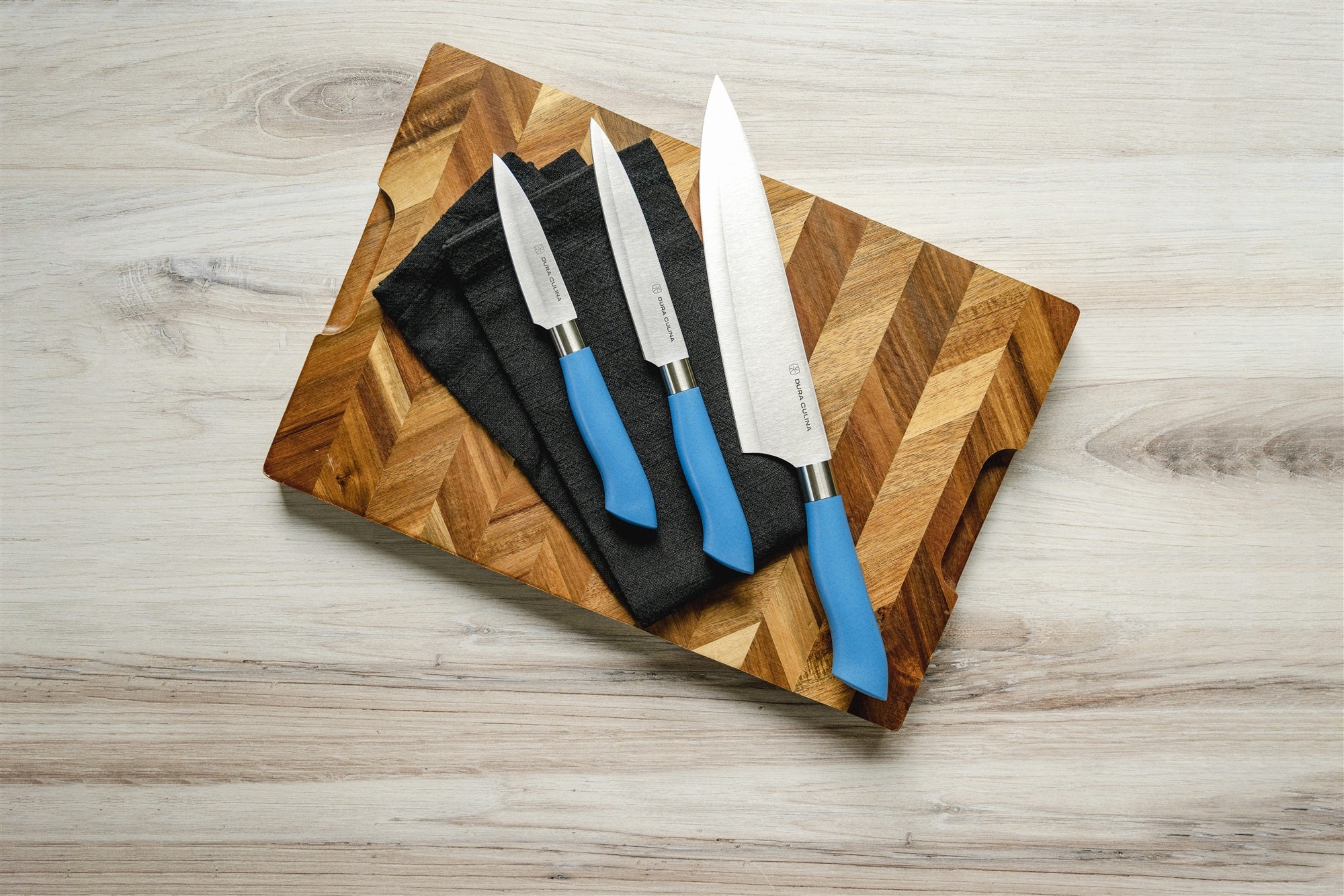EcoCut 3 Piece Kitchen Knife Set With Blade Guards, Blue