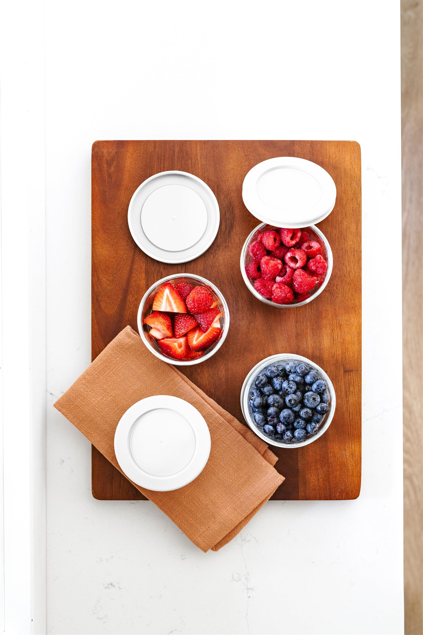 16 Piece (7oz) Round Glass Food Storage Container Set (8 Containers + 8 Lids) with Bonus Lids