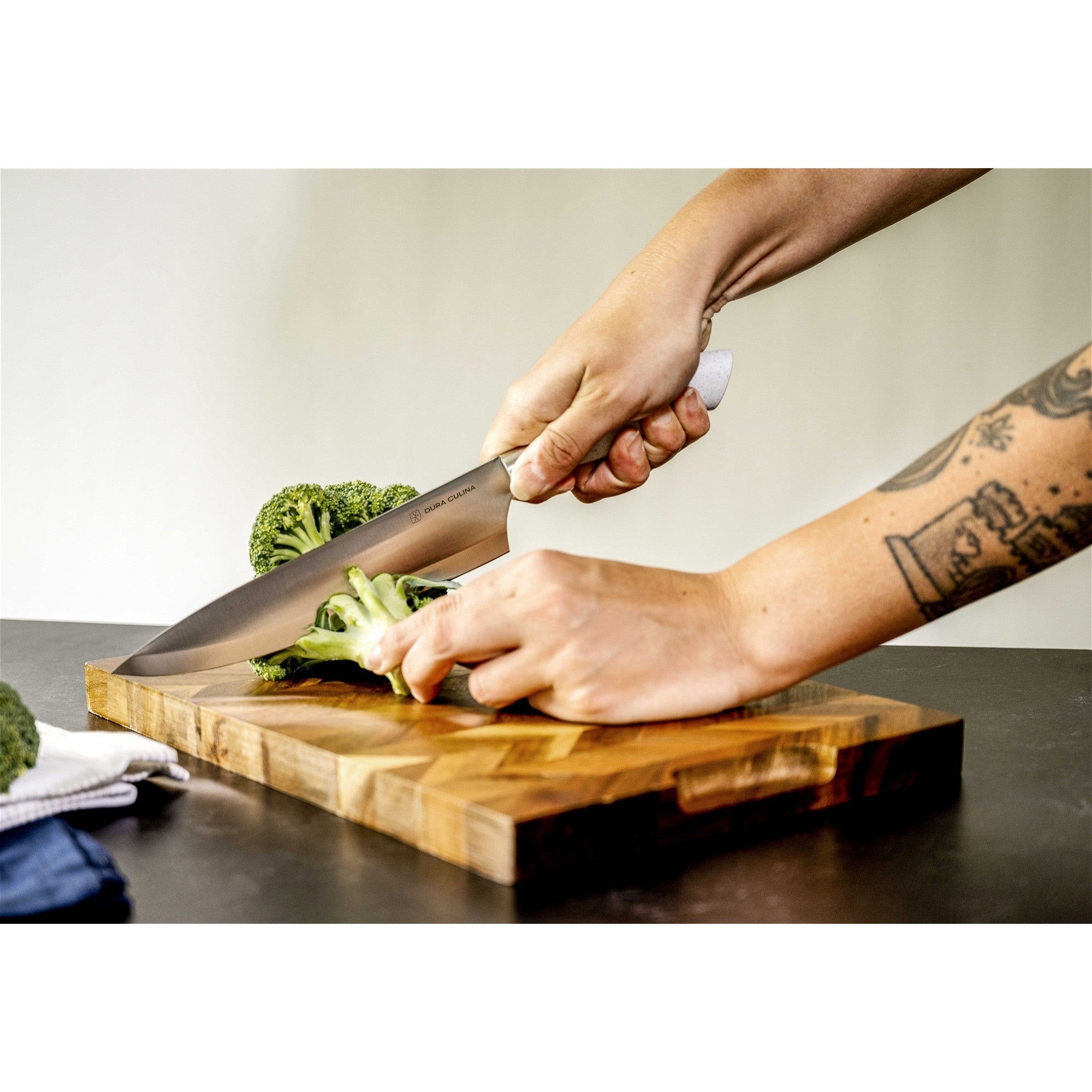 EcoCut 10 Piece Kitchen Knife Set With Blade Guards, Grey – In Use – Dura Living