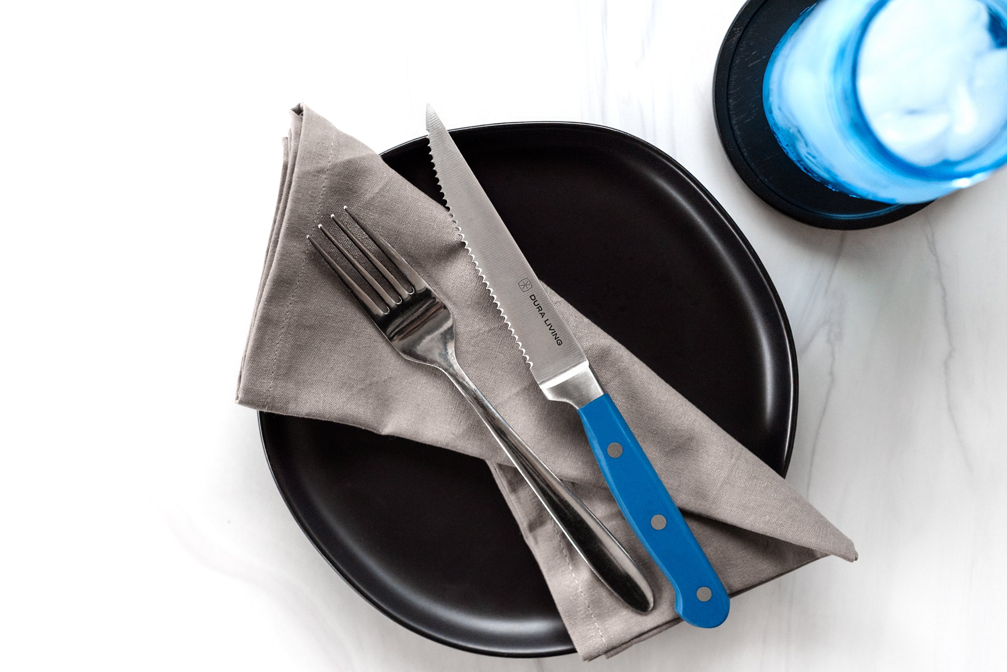 DURA LIVING Steak Knives - Serrated Steak Knife Set of 8 – Forged High  Carbon Stainless Steel – Full Tang – Ergonomic Handle Design, Grey Knife Set